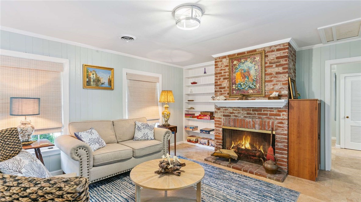 620 Demere Way St. Simons Island, GA 31522 - Photo 2 of 29