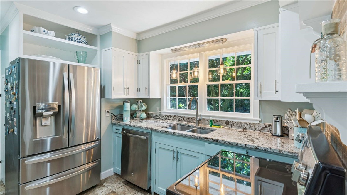 620 Demere Way St. Simons Island, GA 31522 - Photo 7 of 29