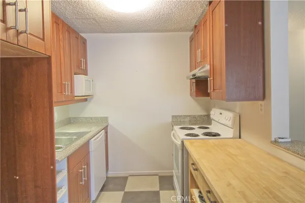 $1,550 | 807 East Cottonwood Road, Unit 11, Palm Springs, CA 92262