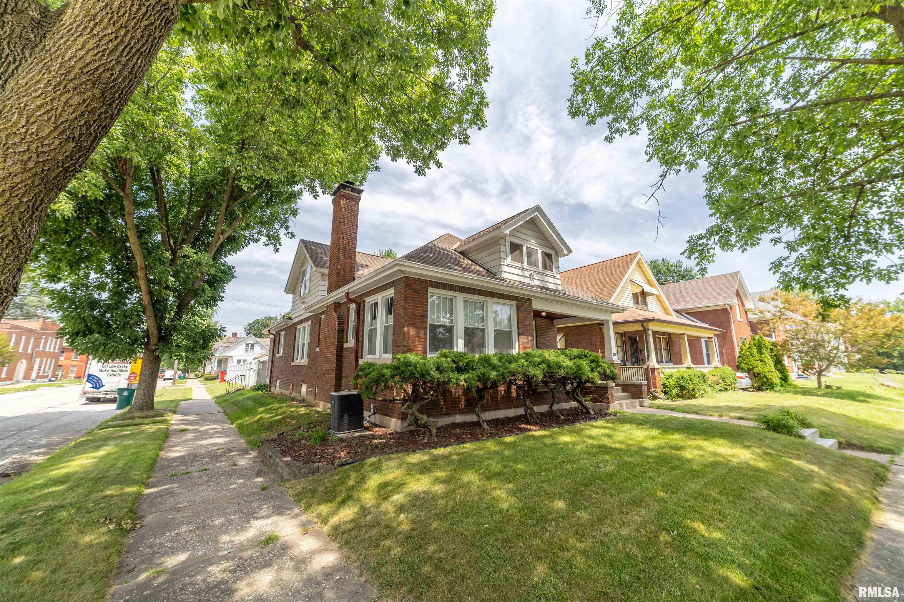 1101 Madison Street Quincy, IL 62301 - Photo 3 of 38 Gallery Image 3