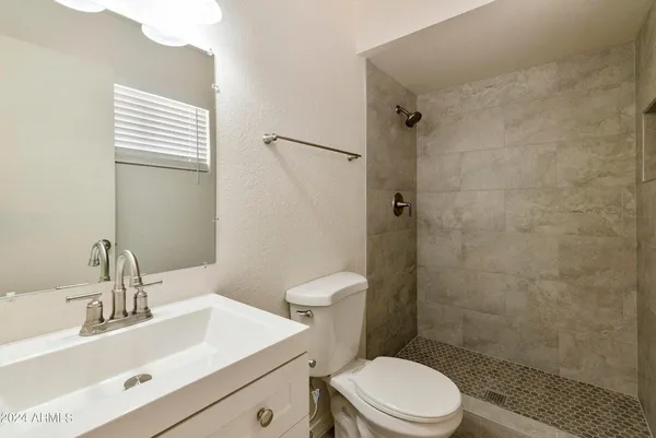 $2,200 | 3316 East Helena Drive, Phoenix, AZ 85032