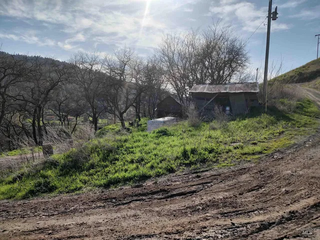 $249,700 | 31803 Cherry Ranch Lane, Lenore, ID 83541