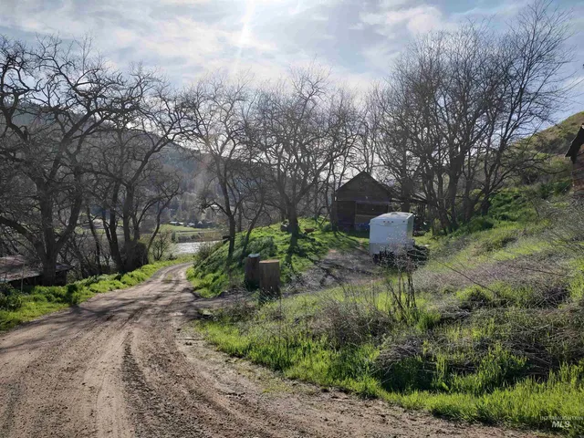 $249,700 | 31803 Cherry Ranch Lane, Lenore, ID 83541