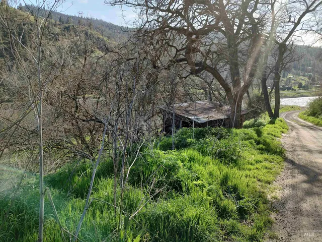 $249,700 | 31803 Cherry Ranch Lane, Lenore, ID 83541