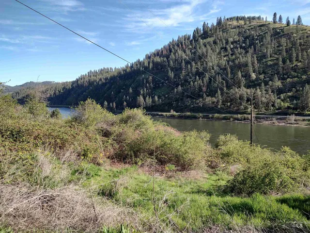 $249,700 | 31803 Cherry Ranch Lane, Lenore, ID 83541