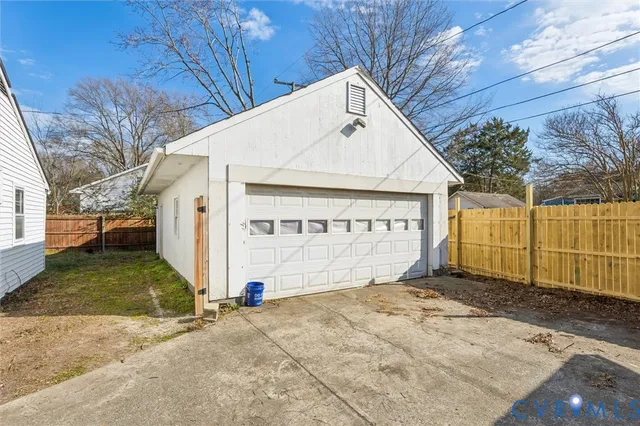 a view of a house with a garage