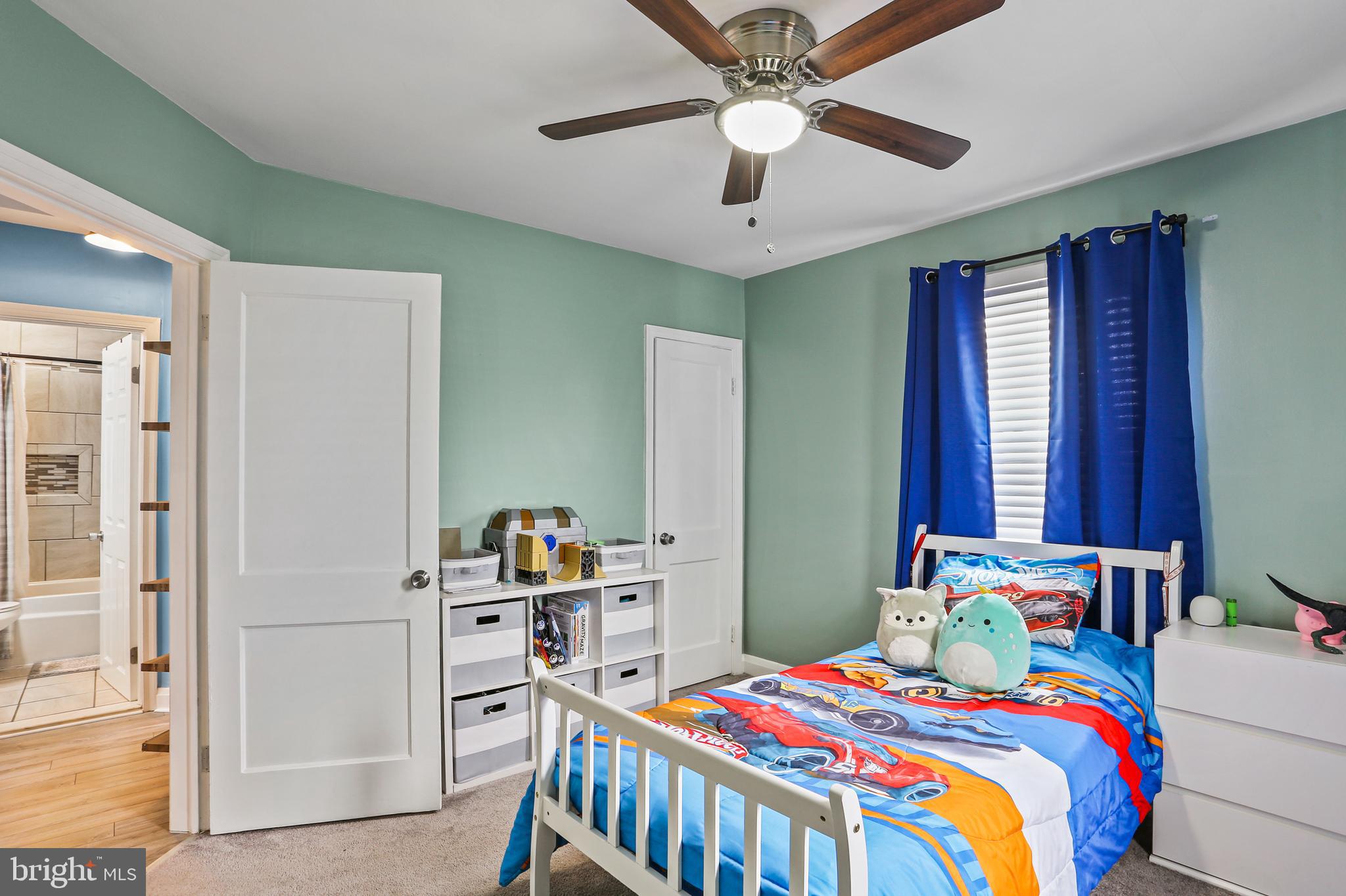 37 Ridgemoor Road Essex, MD 21221 - Photo 18 of 29 Ceiling fan + w/w in BR 3