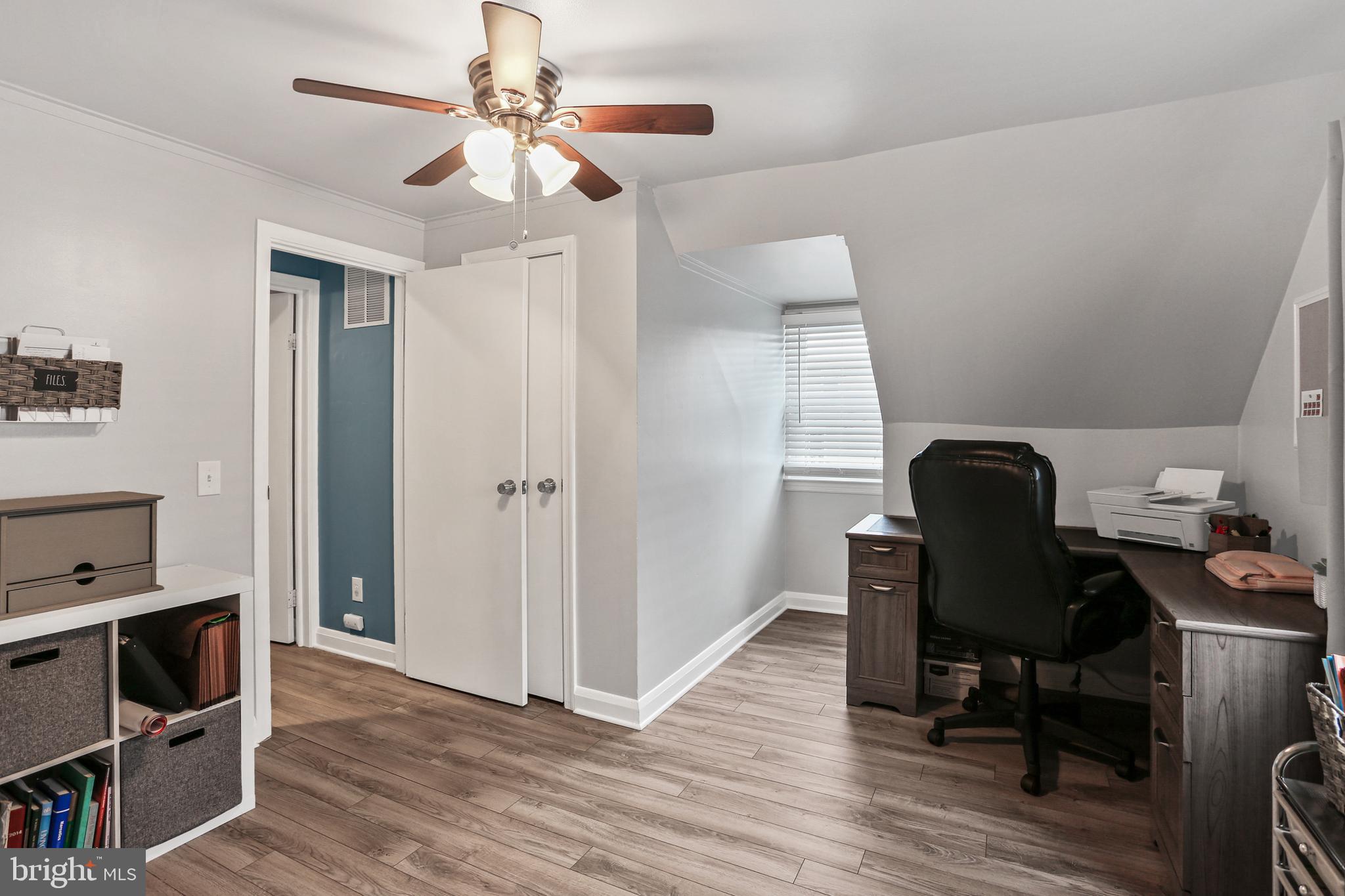 37 Ridgemoor Road Essex, MD 21221 - Photo 20 of 29 2nd level space perfect for home office