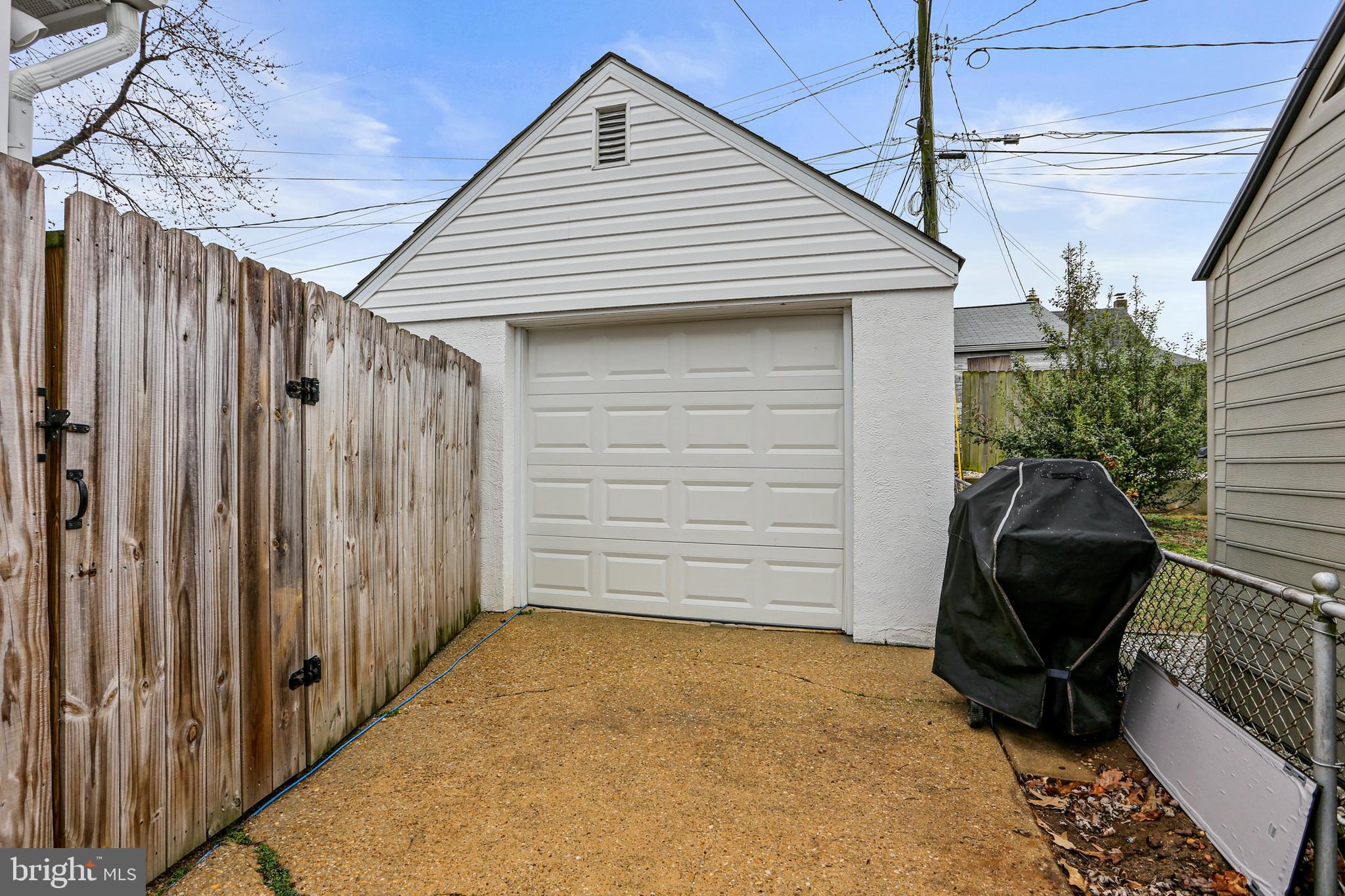 37 Ridgemoor Road Essex, MD 21221 - Photo 24 of 29 Deep -Detached garage