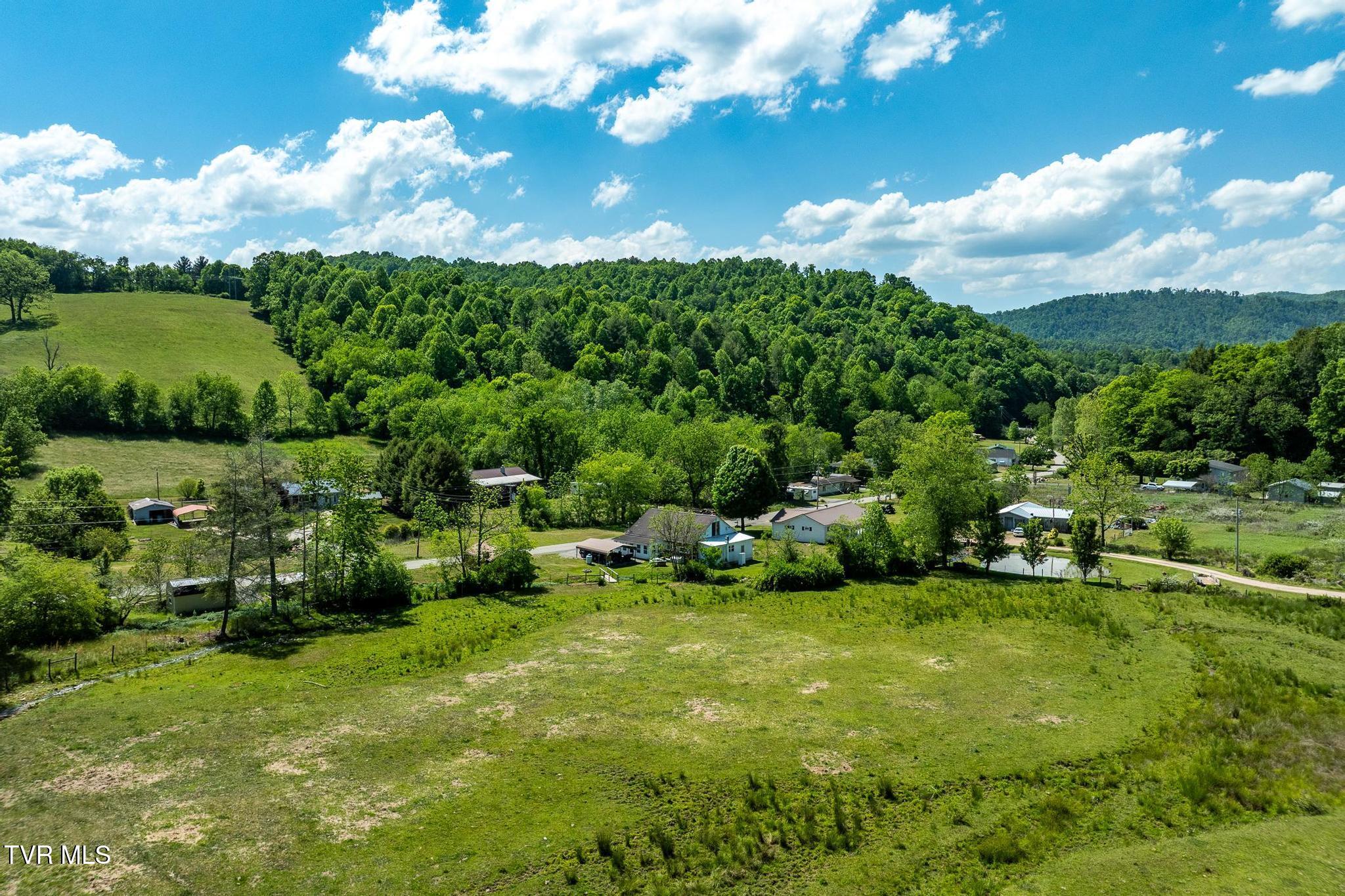 517 Mill Creek Road Mountain City, TN 37683 - Photo 24 of 52 517 Mill Creek Road (27 of 52)