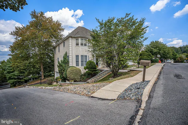 $874,900 | 1018 Riverview Lane, Conshohocken, PA 19428