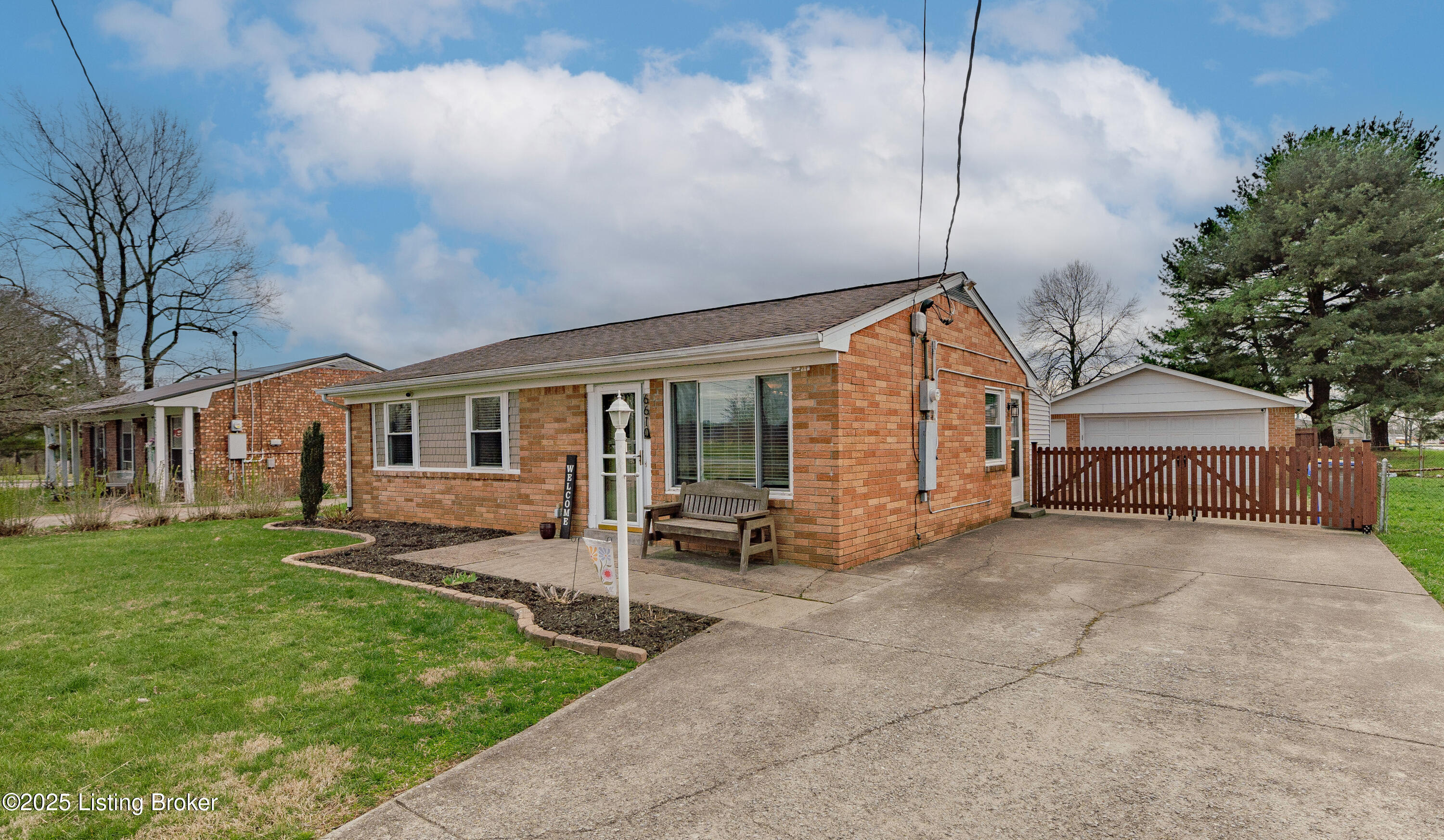 6610 Price Ln Road Louisville, KY 40229 - Photo 2 of 20 EXT 2