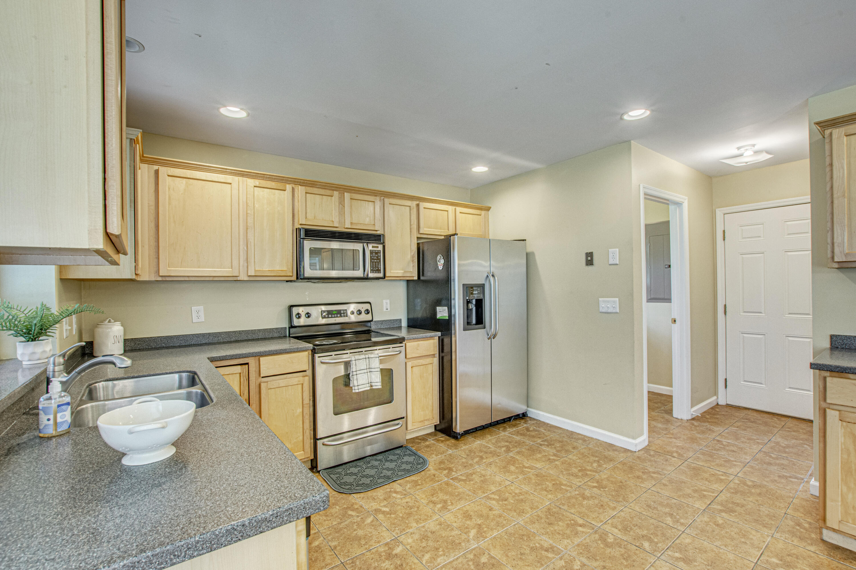 1735 Pimlico Boulevard Moncks Corner, SC 29461 - Photo 11 of 45 34 (4)