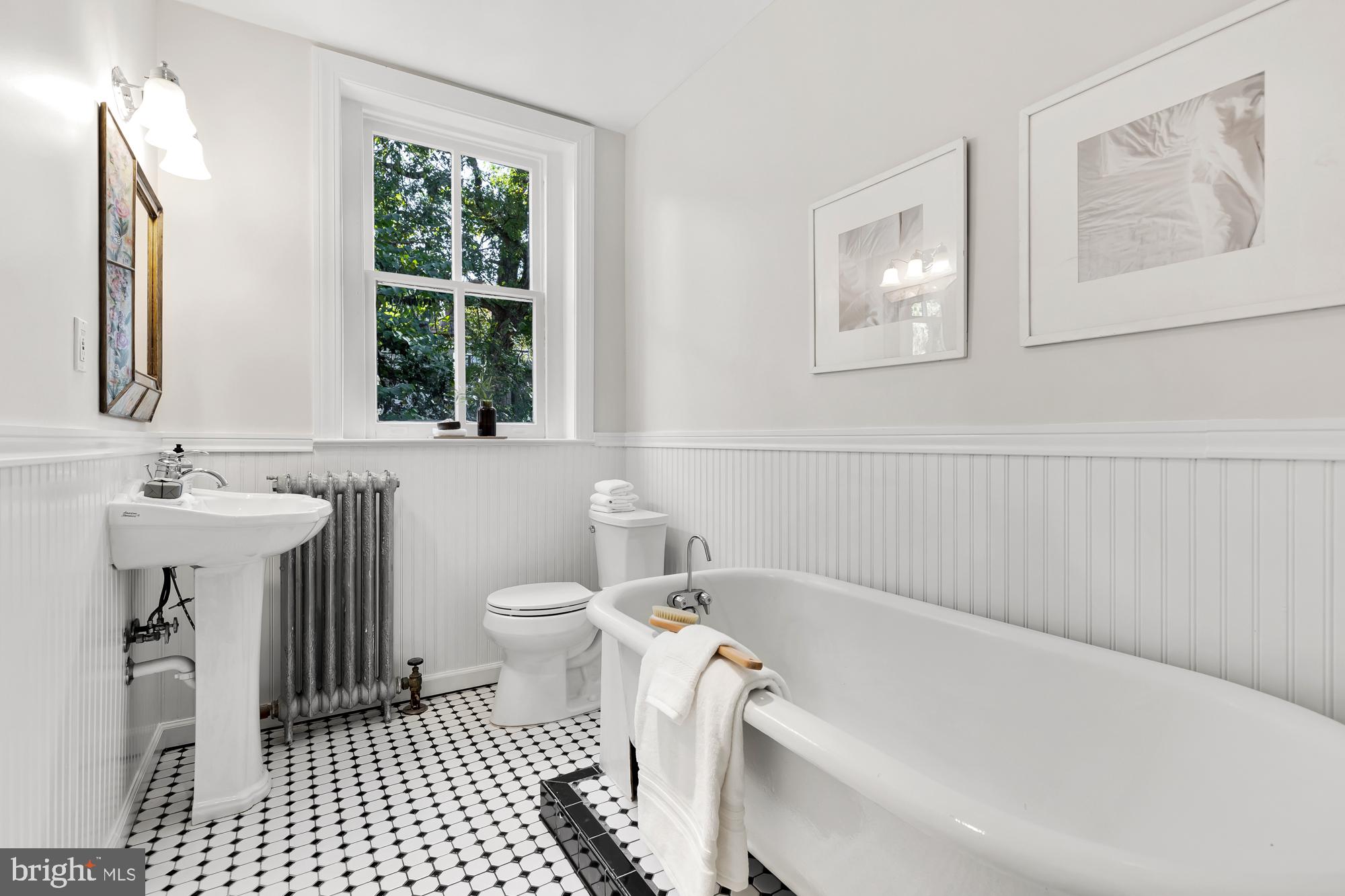 2025 Park Road Northwest Washington, DC 20010 - Photo 29 of 62 Gracious hall bathroom