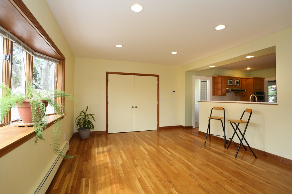 42 Ingleside Road Needham, MA 02492 - Photo 11 of 25