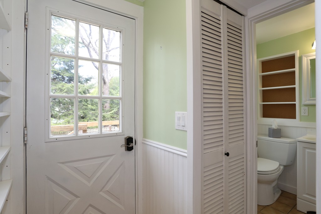 42 Ingleside Road Needham, MA 02492 - Photo 12 of 25