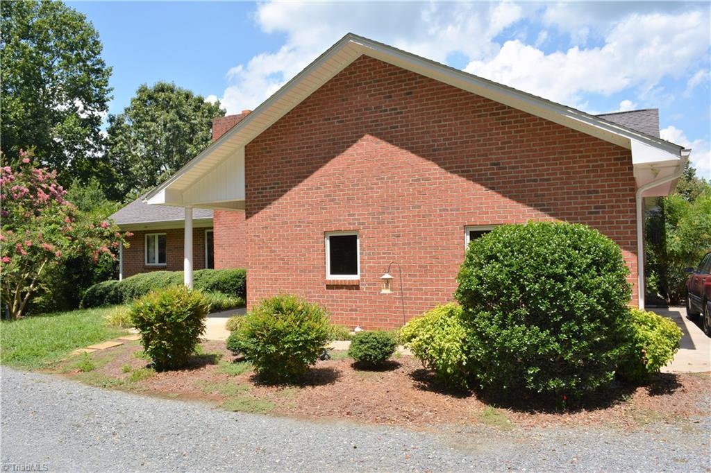 9075 Broad Street Rural Hall, NC 27045 - Photo 2 of 23
