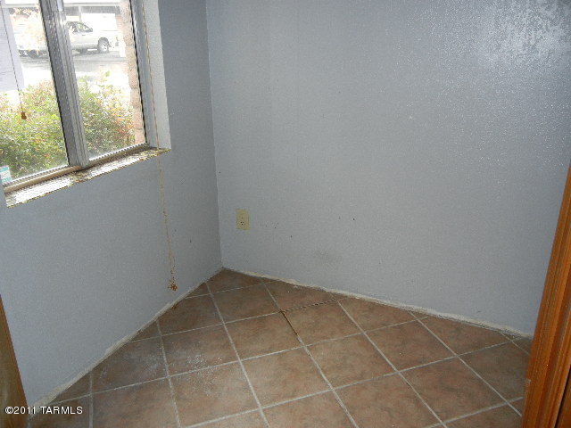 4305 East Presidio Road Tucson, AZ 85712 - Photo 8 of 22
