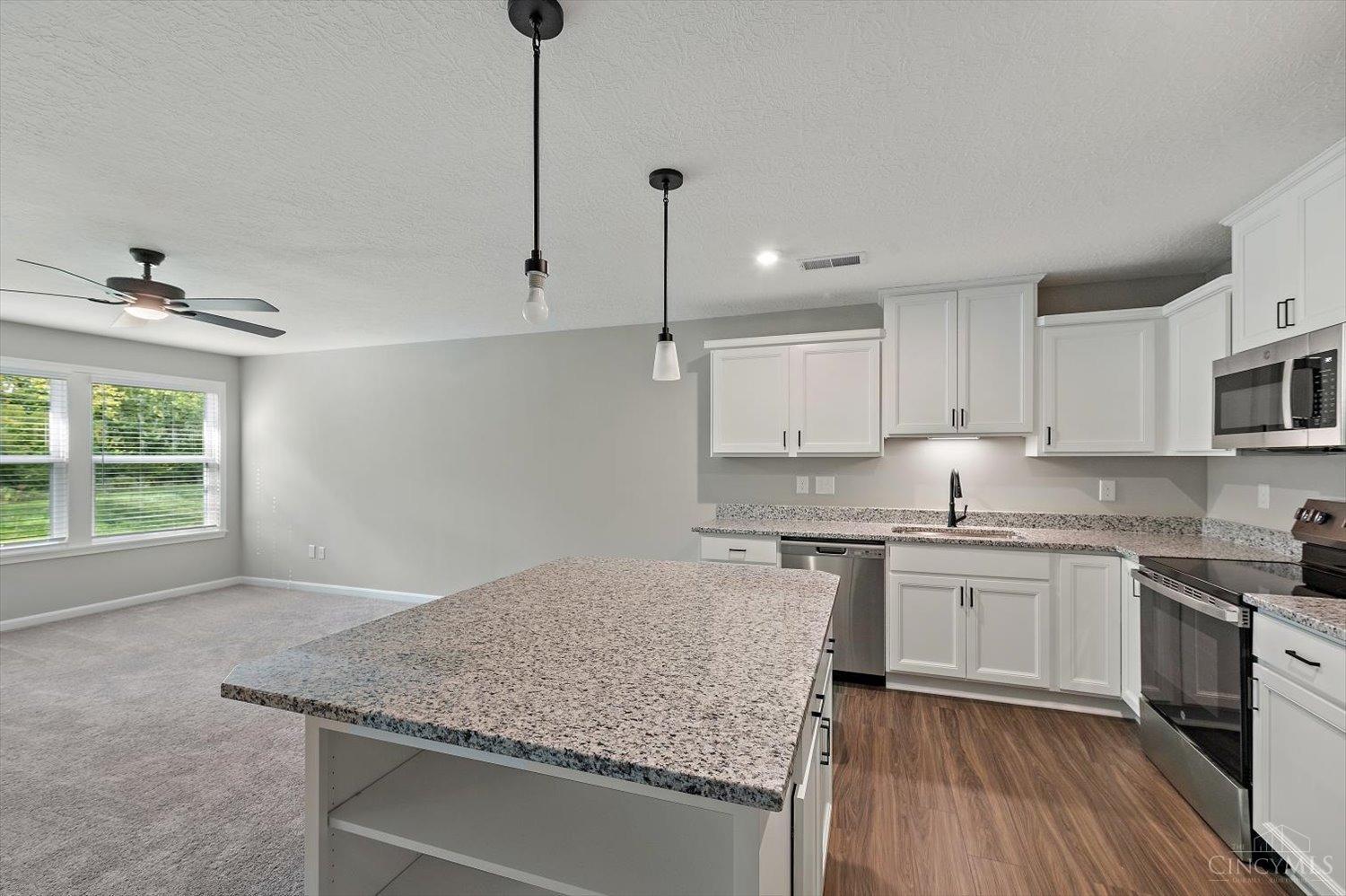 623 Tradition Ridge, Unit 80102 Cincinnati, OH 45245 - Photo 3 of 25 Gallery Image 3
