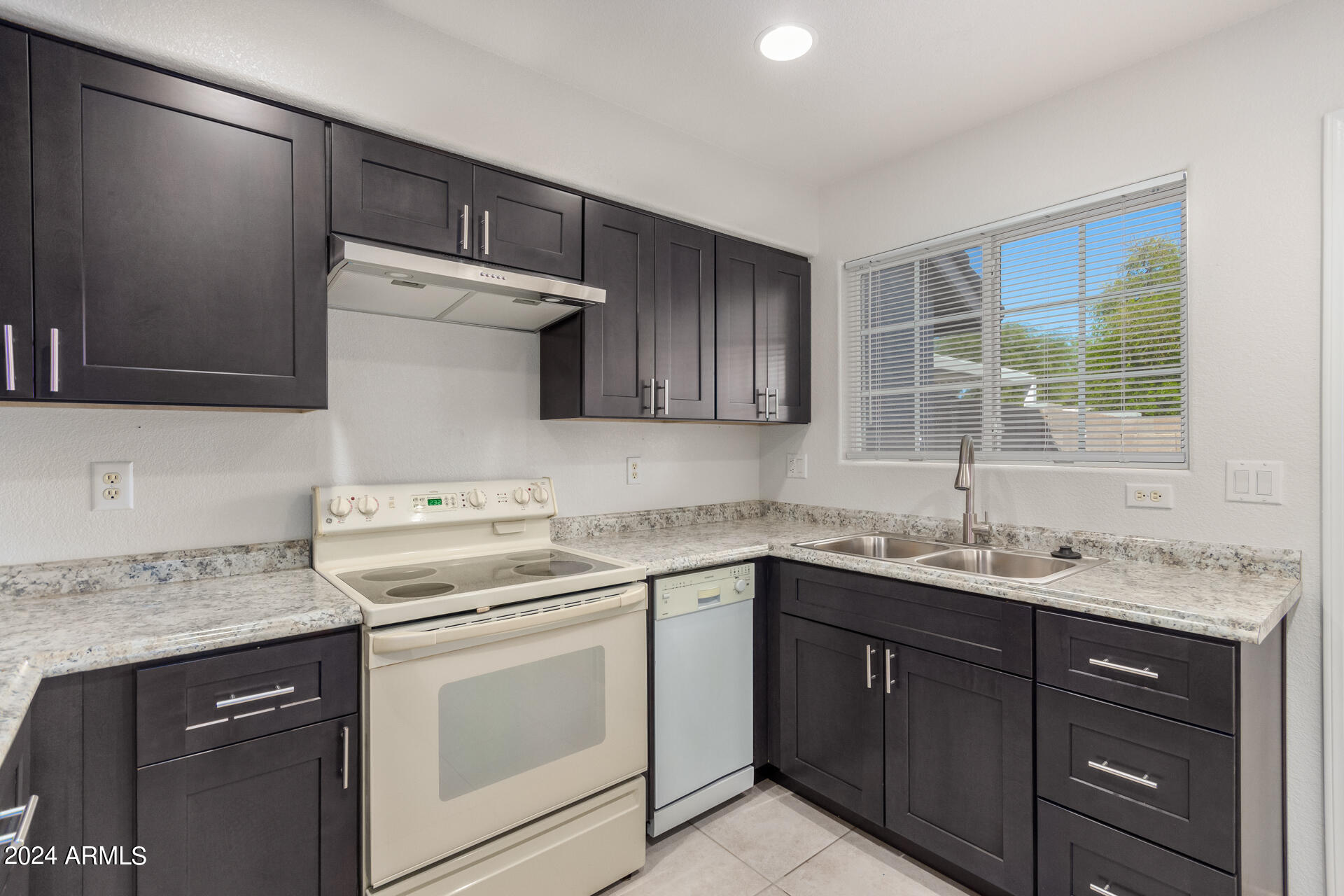 860 North McQueen Road, Unit 1018 Chandler, AZ 85225 - Photo 7 of 24 08 - McQueen 860