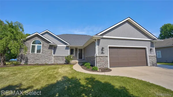 $399,900 | 2288 Lost Creek Drive, Flushing, MI 48433