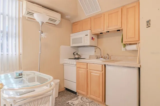 $630,000 | 30 South Grandview Avenue, Daytona Beach, FL 32118