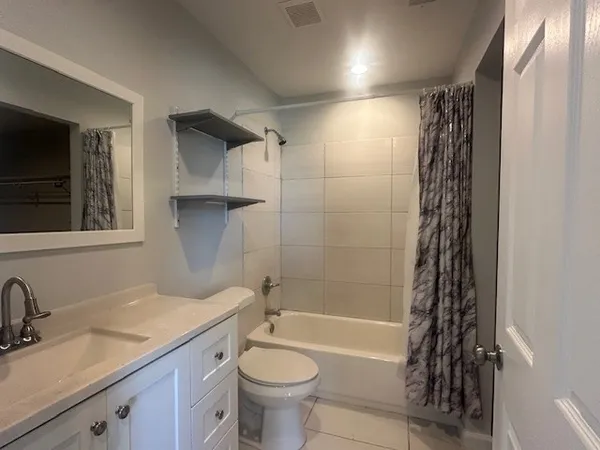 $1,600 | 737 Webb Street, Corpus Christi, TX 78418