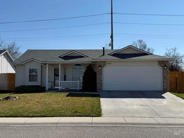 $349,900 | 913 West Oakmont Avenue, Nampa, ID 83686