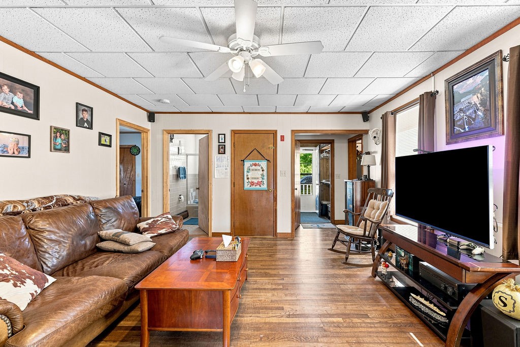 228 Main Road Tiverton, RI 02878 - Photo 9 of 34 Gallery Image 9