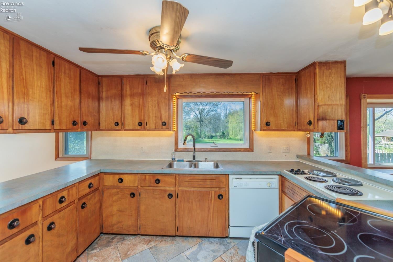 38565 Sugar Ridge Road North Ridgeville, OH 44039 - Photo 17 of 58 Gallery Image 17
