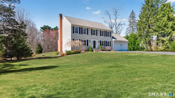 $619,000 | 389 Huckleberry Hill Road, Avon, CT 06001