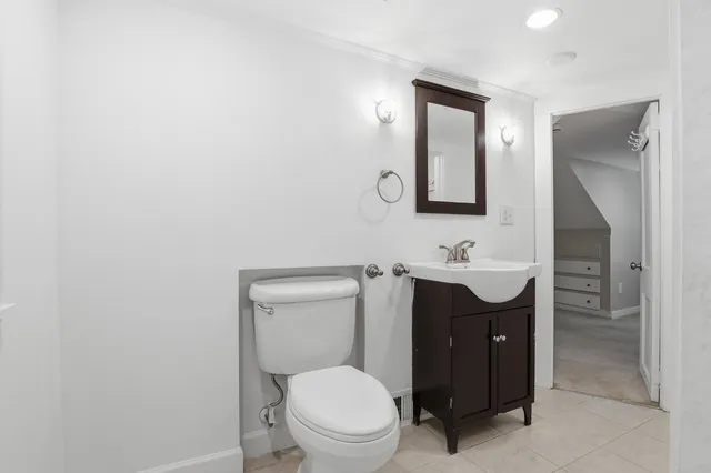 $430,000 | 291 Mast Road, Manchester, NH 03102