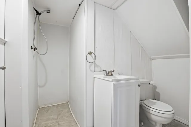 $430,000 | 291 Mast Road, Manchester, NH 03102