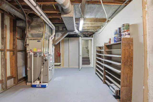 $430,000 | 291 Mast Road, Manchester, NH 03102