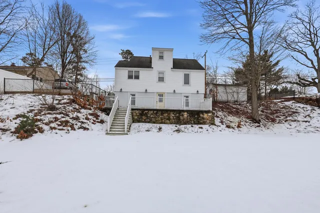 $430,000 | 291 Mast Road, Manchester, NH 03102