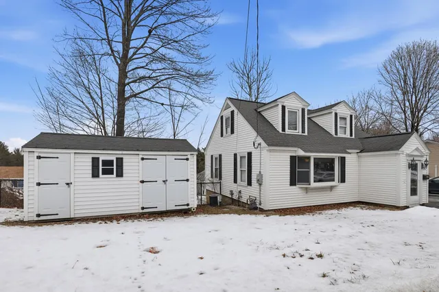 $430,000 | 291 Mast Road, Manchester, NH 03102