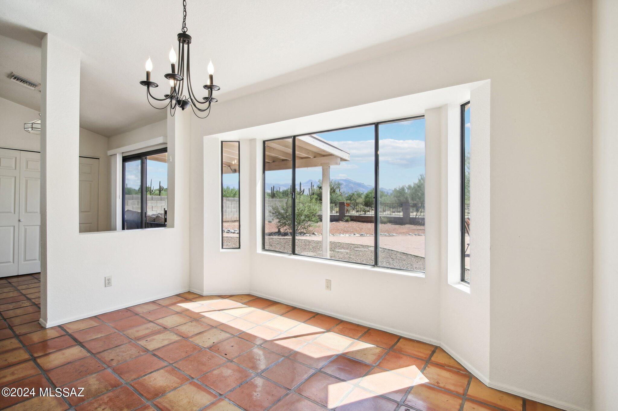 4649 West Lessing Lane Tucson, AZ 85742 - Photo 6 of 49