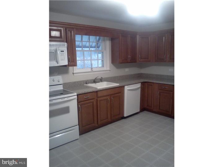 486 Lawrence Road Broomall, PA 19008 - Photo 3 of 6 Kitchen