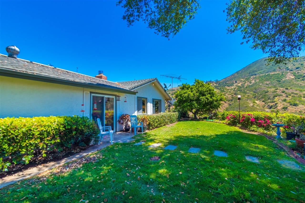 636 Stewart Canyon Road Fallbrook, CA 92028 - Photo 4 of 25
