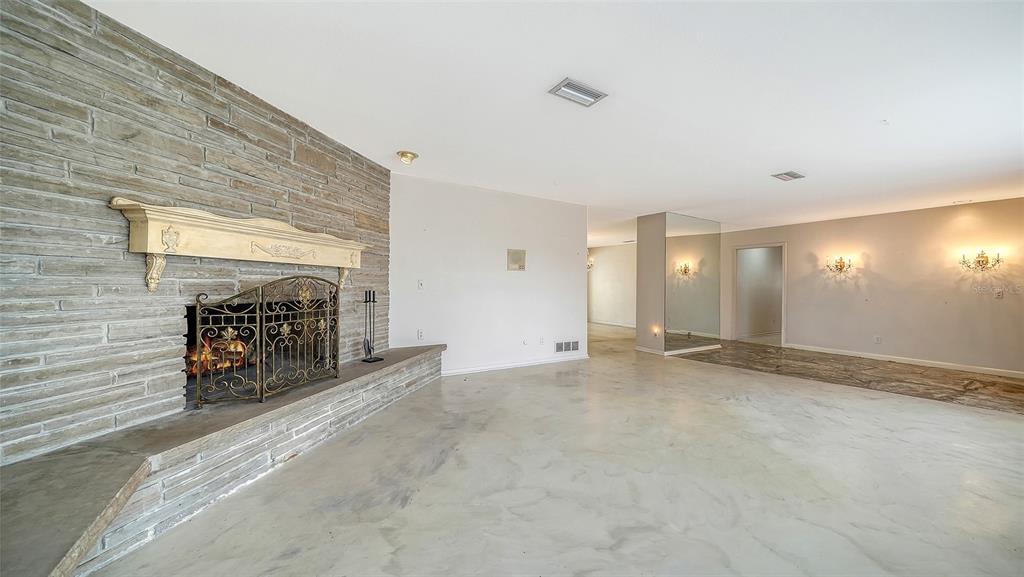 621 Alhambra Road Venice, FL 34285 - Photo 16 of 53