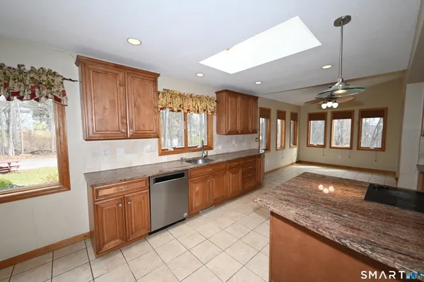 $650,000 | 46 McMahon Lane, North Branford, CT 06471