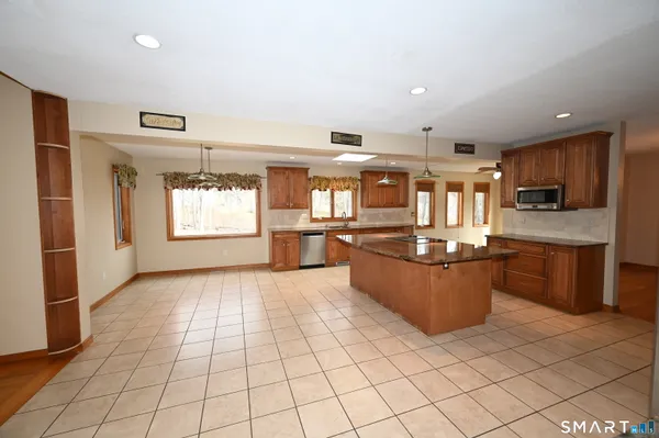 $650,000 | 46 McMahon Lane, North Branford, CT 06471