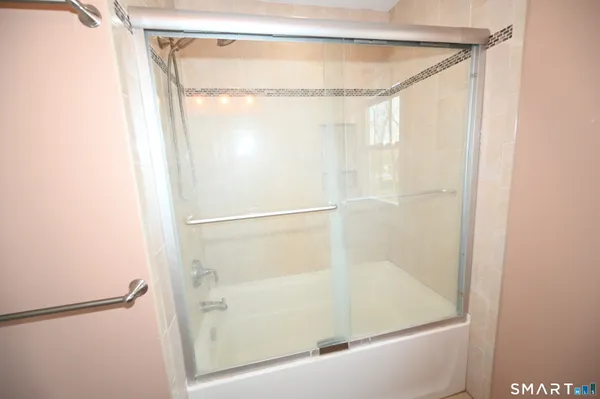 $650,000 | 46 McMahon Lane, North Branford, CT 06471