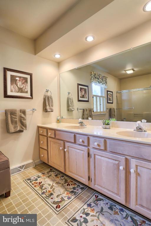 255 Kingsbridge Drive Lititz, PA 17543 - Photo 40 of 55 Gallery Image 40