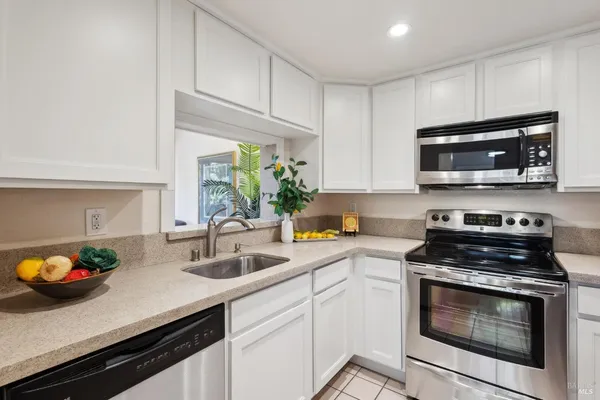 $685,000 | 109 Pelican Lane, Novato, CA 94949