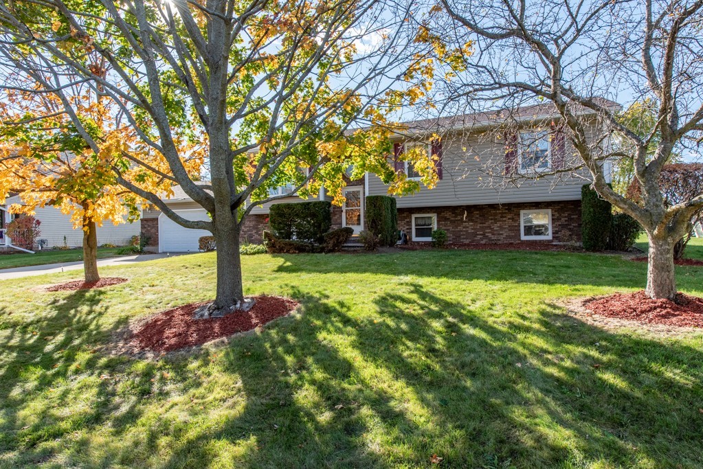 724 Roberts Road Winthrop Harbor, IL 60096 - Photo 2 of 31 a view of a house with a yard