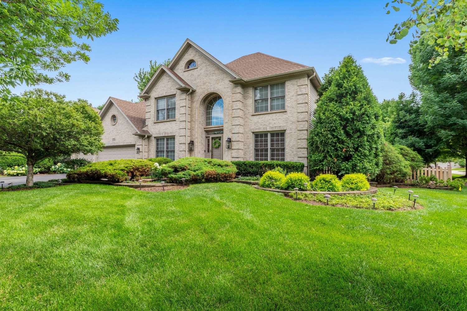 2660 Hoddam Road Naperville, IL 60564 - Photo 1 of 35