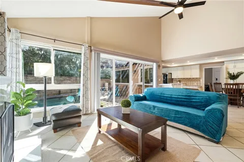 $999,000 | 23943 Vía Flamenco, Valencia, CA 91355
