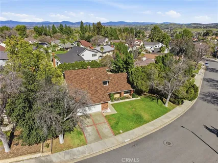 $999,000 | 23943 Vía Flamenco, Valencia, CA 91355