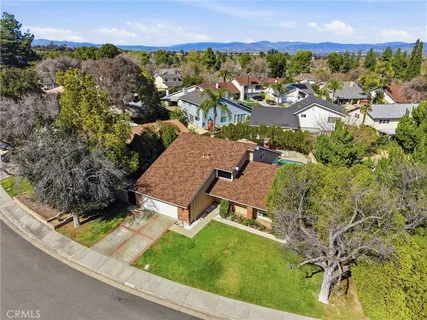 $999,000 | 23943 Vía Flamenco, Valencia, CA 91355